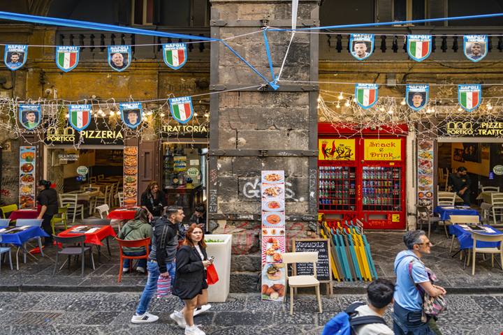 Premiata la città dove si mangia meglio al mondo! Un indizio? Si trova in Italia e ci fanno la pizza più famosa del globo