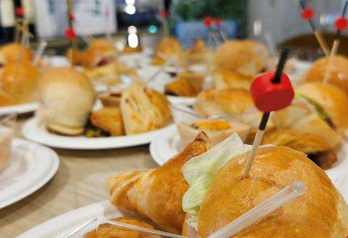Natale nei Campi Flegrei: storia, tradizioni e gastronomia tra Sofia Loren, presepi viventi e sapori autentici