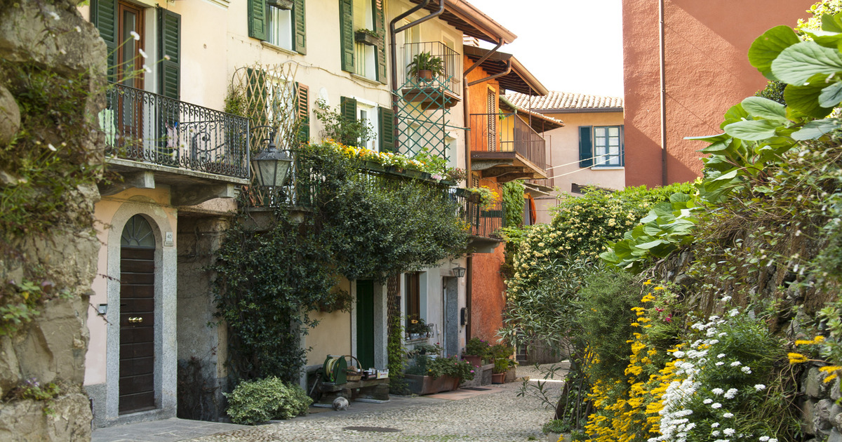Il borgo segreto del Lago di Como: lo conoscono in pochi, è fuori dalle classiche rotte turistiche, ma è bello proprio come i vicini 