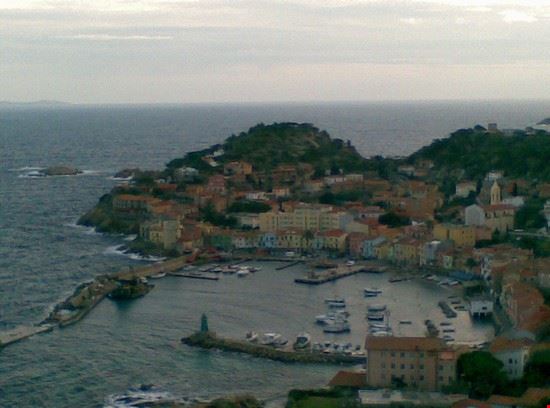 Sport subacquei Sicuramente la parte più caratteristica, superbe le spiagge e gli scogli nei dintorni. massimiliano marsalli massimiliano marsalli