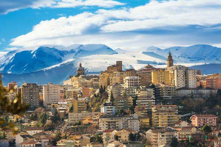 L'Abruzzo di Escher: un viaggio nella regione che ha ispirato il maestro dell'illusione