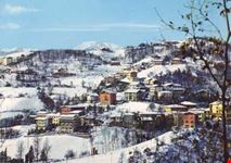 Vista del paese innevato