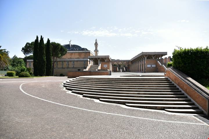 Moschee, sinagoghe e cimiteri con ospiti illustri: questi 5 luoghi spirituali di Roma ti svelano una capitale sacra ma profana al tempo stesso