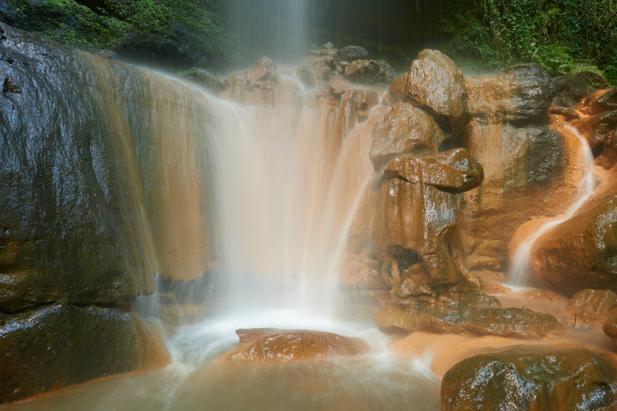 Non serve arrivare dall'altra parte del mondo per ammirare delle cascate pazzesche: ecco le 5 piccole 'Cascate del Niagara' del Lazio