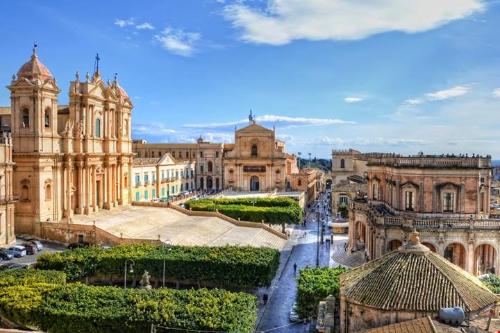 La capitale del barocco in Sicilia è il 'giardino di pietra' bellissimo che faresti bene a visitare anche in autunno
