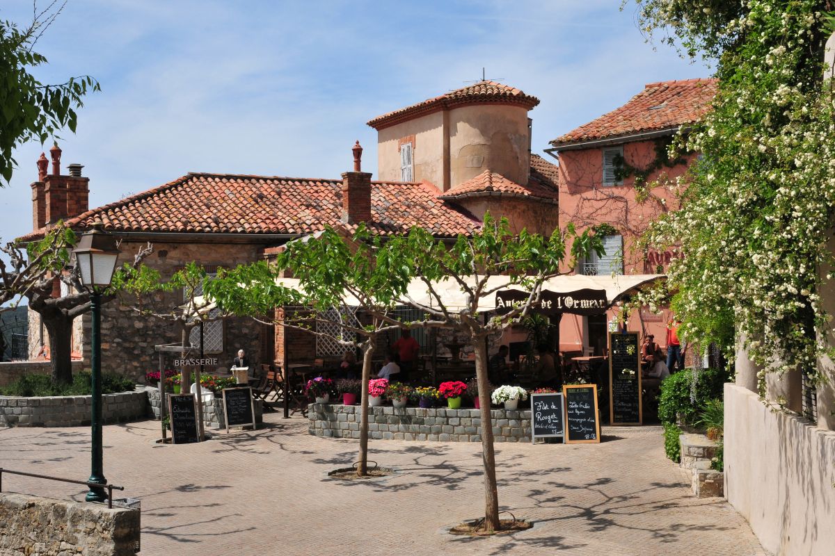 le-castellet-borgo-medievale-francia-provenza