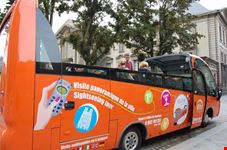 Un bel tour per scoprire Reims, a bordo del bus turistico.