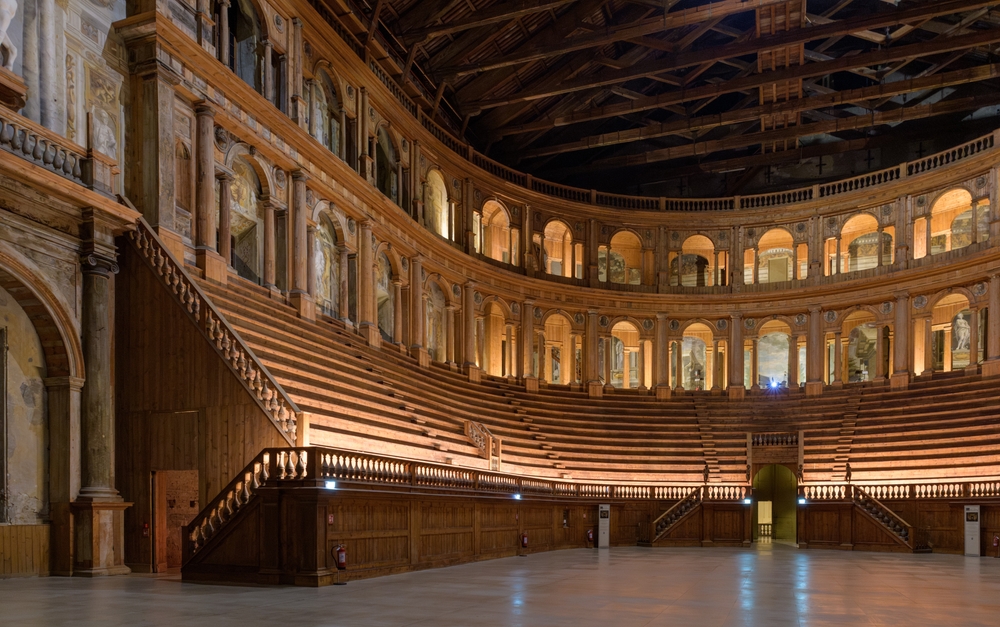 È uno dei più importanti teatri storici d'Italia: tra le sale in legno si torna al Rinascimento, e dovresti andarci almeno una volta