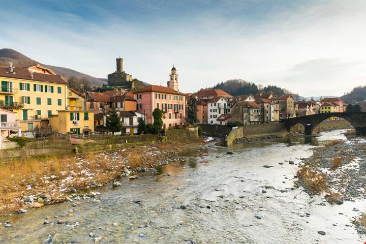 Dell’ardesia e dell’oro liquido che viene dai campi: la Liguria che non conosci è il posto da scoprire oltre il solito mare