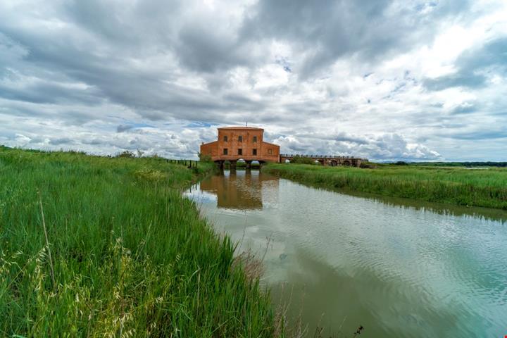 Castiglione-della-pescaia-casa-rossa_1407706709