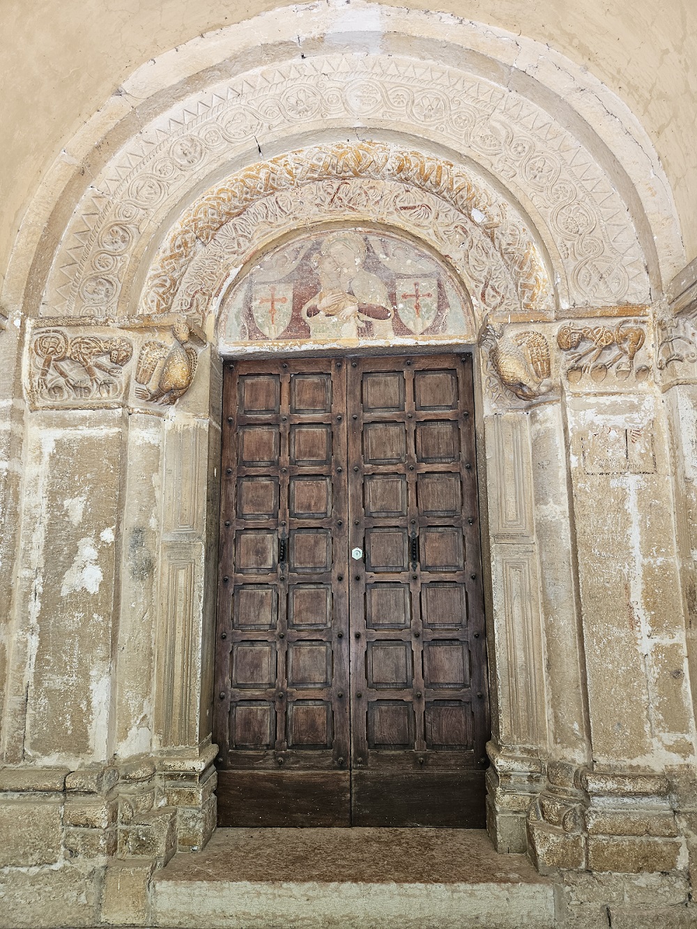 È una vera chiesa dei misteri e dei templari, e si trova in una insospettabile cittadina d'Italia: storia e leggende della chiesa di Santa Croce in Gerusalemme a Sassoferrato