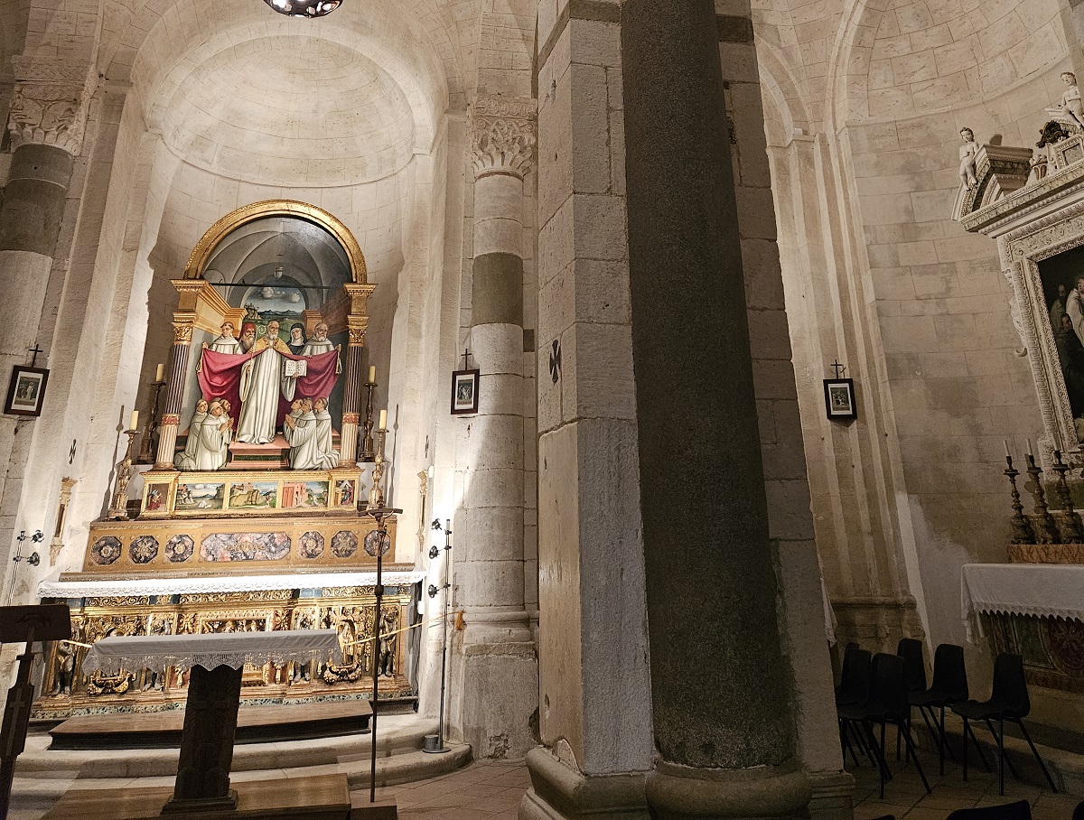 È una vera chiesa dei misteri e dei templari, e si trova in una insospettabile cittadina d'Italia: storia e leggende della chiesa di Santa Croce in Gerusalemme a Sassoferrato