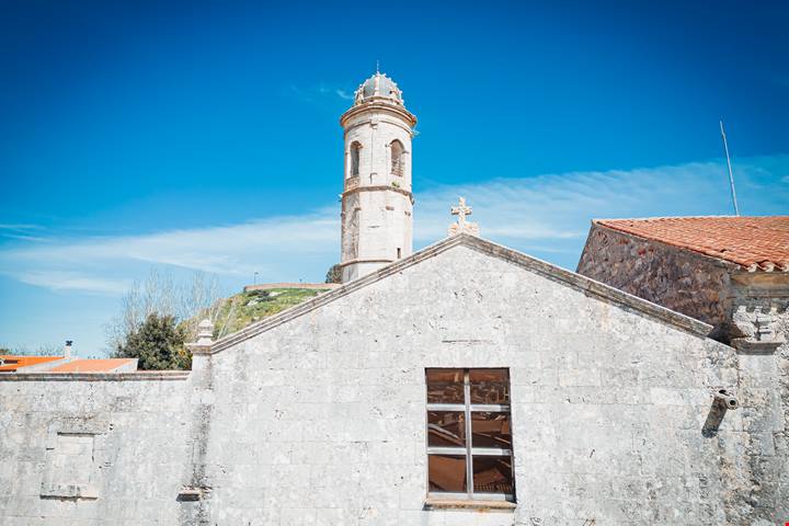 1500 abitanti e una domus de janas tra le più misteriose della Sardegna: cosa fare e vedere a Florinas, il segreto meglio custodito dell'isola