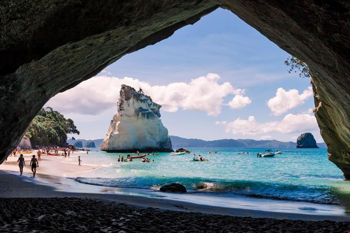 cathedral-cove-beach_1181820802