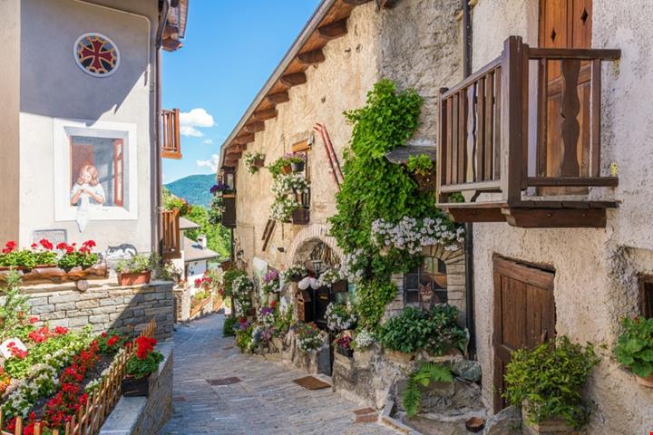 borgo-usseaux