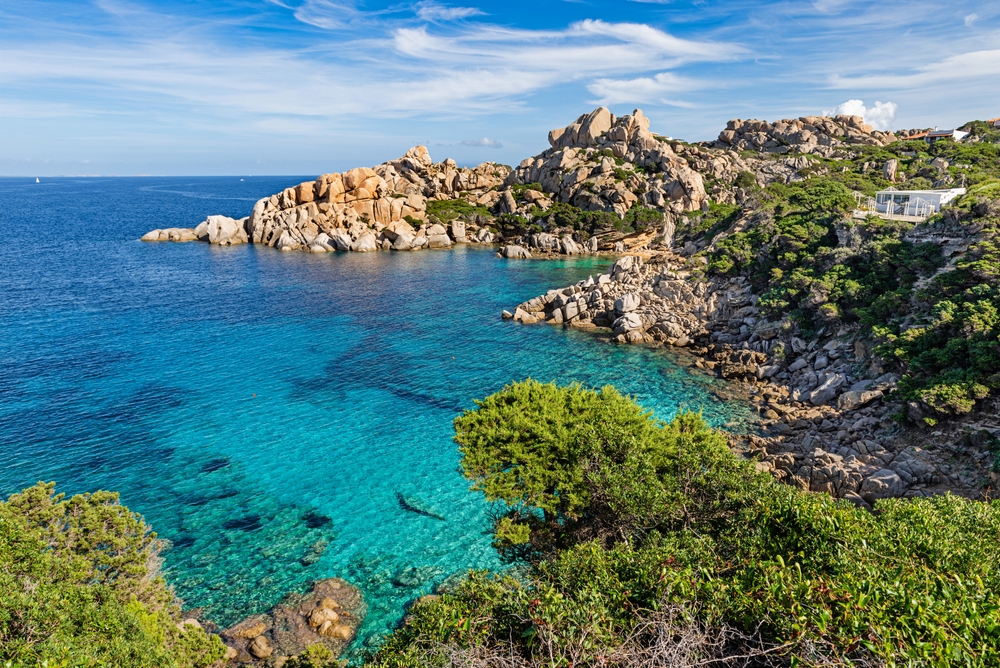 Questa caletta segreta della Gallura si raggiunge solo con 20 minuti a piedi o in barca, ma ne vale la pena