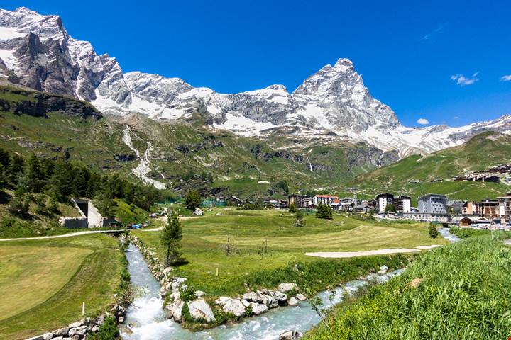 3 borghi della Valle d'Aosta sopra i 1000 metri dove vivere un'estate fatta di paesaggi ed escursioni