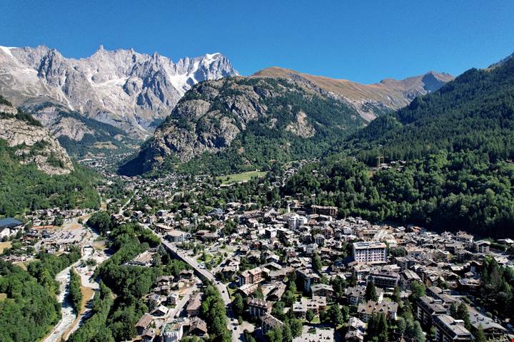 3 borghi della Valle d'Aosta sopra i 1000 metri dove vivere un'estate fatta di paesaggi ed escursioni