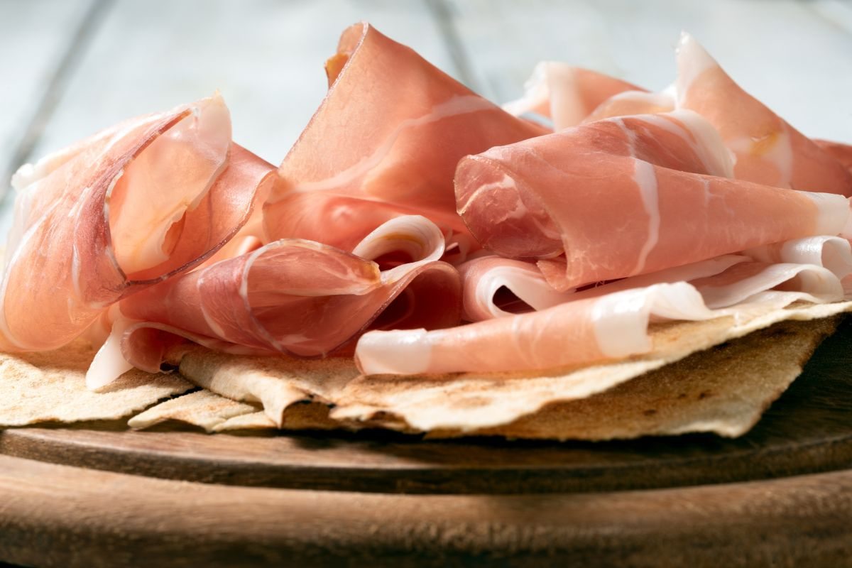 In Friuli Venezia Giulia c'è il borgo dove da 3000 anni si produce il prosciutto più buono d'Italia