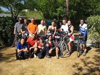 foto gruppo viaggiare in bici