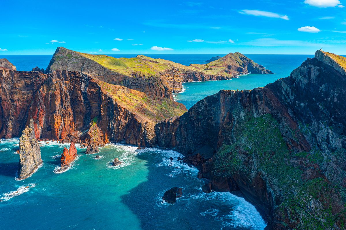 È l'isola della primavera lunga tutto l'anno: anche in autunno ci sono almeno 20 gradi