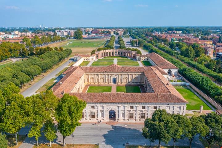 mantova-palazzo-te_2340884257