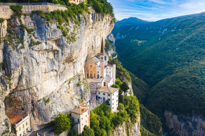 santuario-madonna-della-corona_1938378337