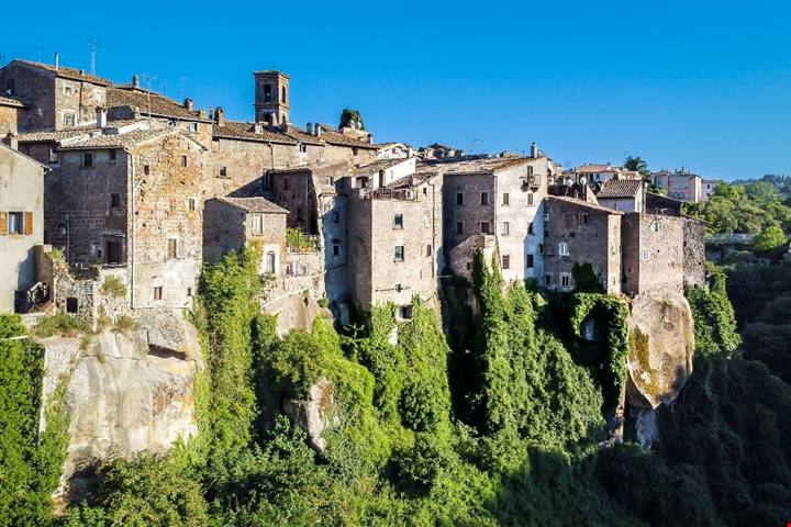 10 borghi da visitare per chi ama l'autunno: idee per gite fuori porta in Italia