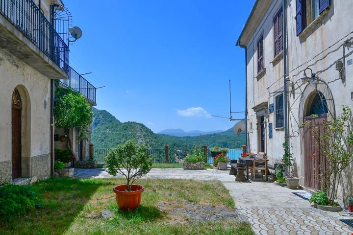 castel san vincenzo