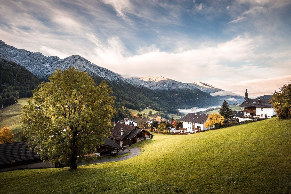 3 borghi della Val di Funes dove la montagna in autunno si fa da fiaba