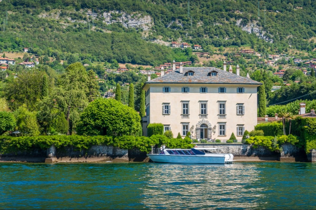 Il borgo UNESCO del Sacro Monte è la terrazza più segreta del Lago di Como