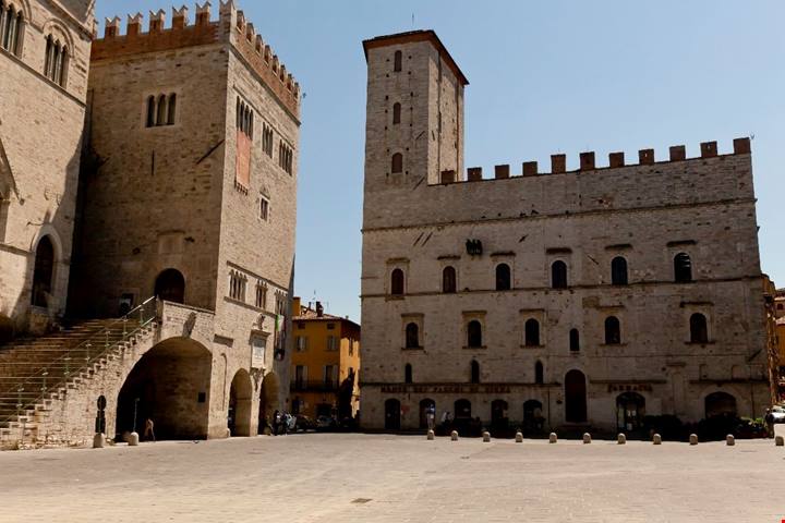 In Umbria c'è una cittadina che è un vero trionfo del Medioevo