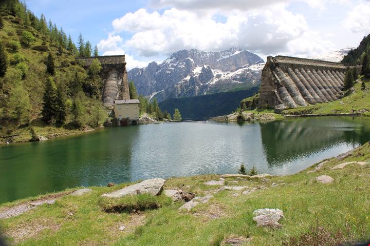 Questa diga della Val di Scalve è uno dei luoghi più tristi e belli della Lombardia
