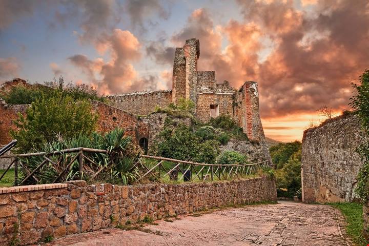 Questi 3 borghi della Maremma sono favole d'autunno: itinerario in provincia di Grosseto