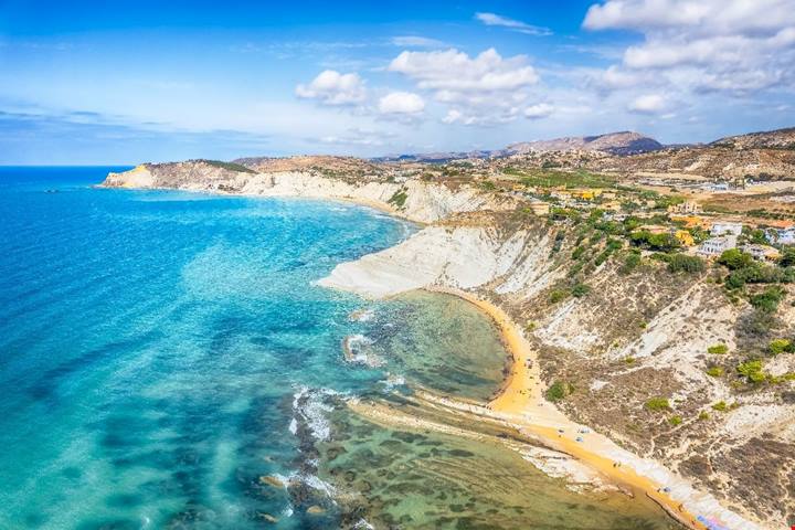 In Sicilia c’è una strada dove sembra di essere in Irlanda