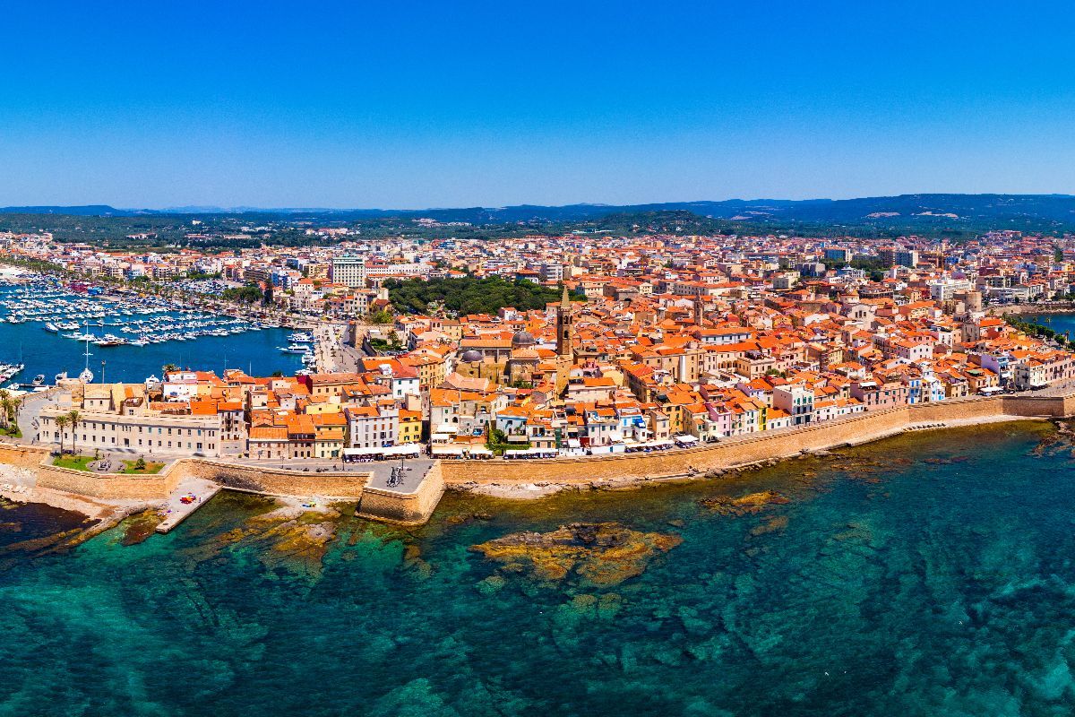 In questa città italiana sul mare ti sembrerà di essere in Spagna
