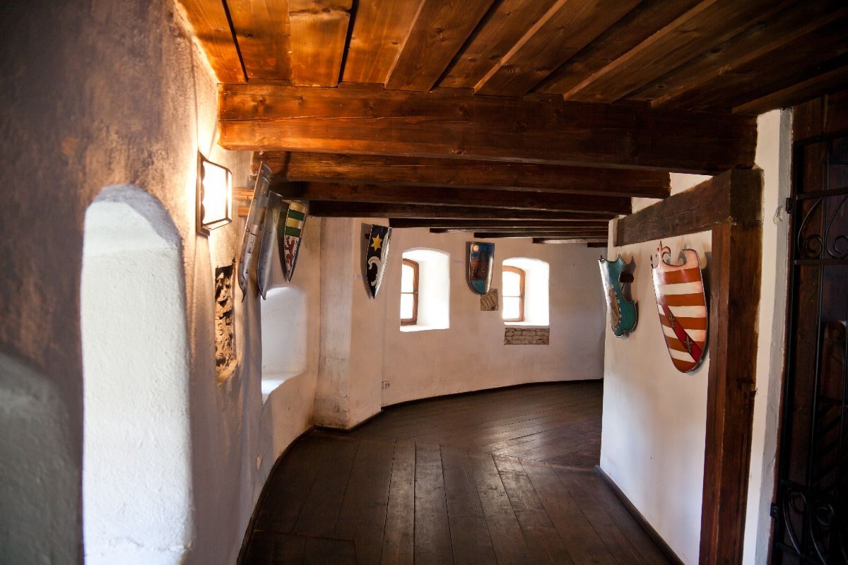 Ha più di 700 anni e mette ancora i brividi: il castello di Dracula, il regno dell'horror in Transilvania