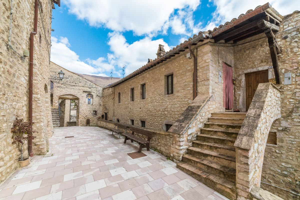Questo borgo di neanche 400 persone è uno dei più belli dell'autunno in Umbria