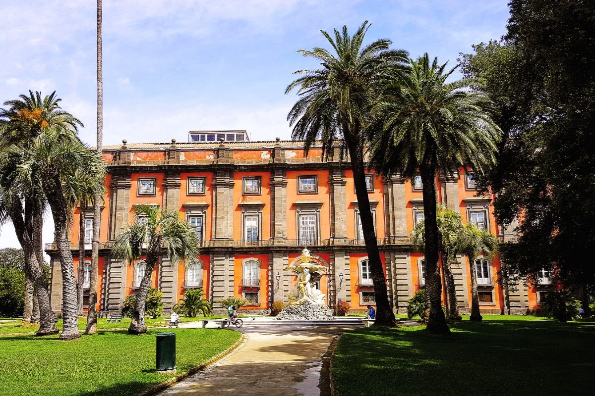 Dove vedere il foliage in 5 grandi città italiane