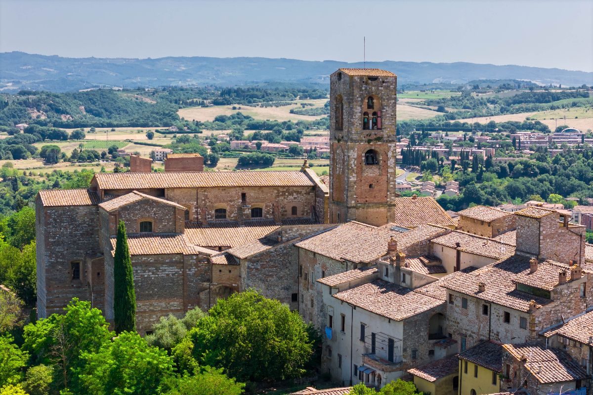La città del cristallo della Toscana è la meta che devi assolutamente visitare in questo magico autunno
