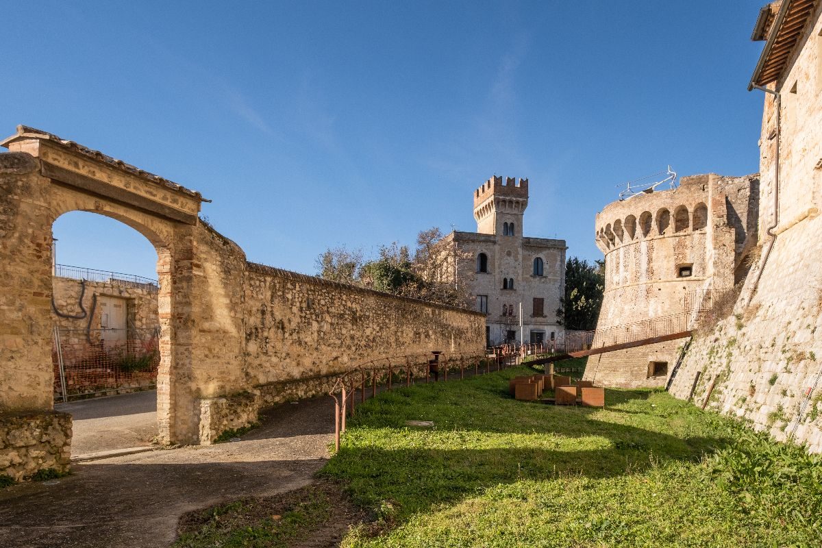 La città del cristallo della Toscana è la meta che devi assolutamente visitare in questo magico autunno