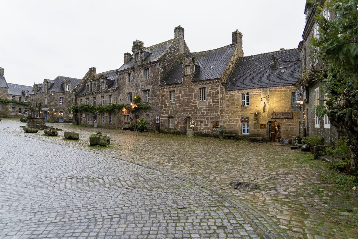 In questi piccoli 20 borghi della Francia l'autunno si esprime alla sua massima potenza: li conoscevi?