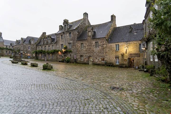 In questi piccoli 20 borghi della Francia l'autunno si esprime alla sua massima potenza: li conoscevi?