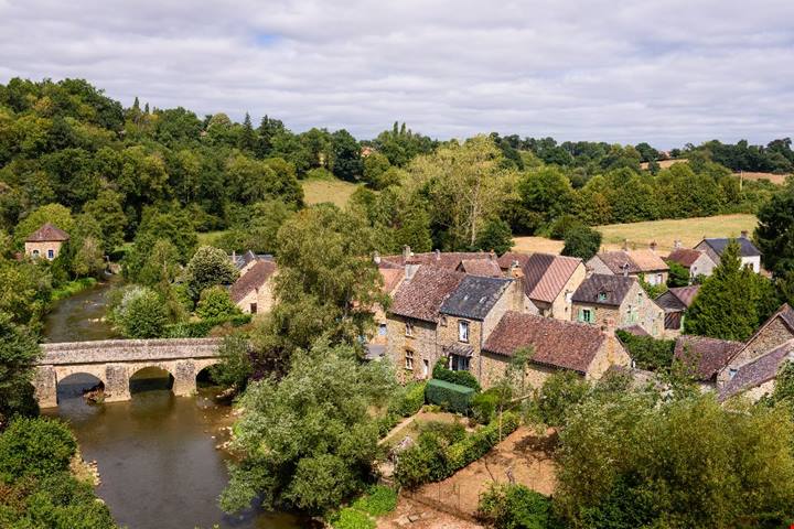 In questi piccoli 20 borghi della Francia l'autunno si esprime alla sua massima potenza: li conoscevi?