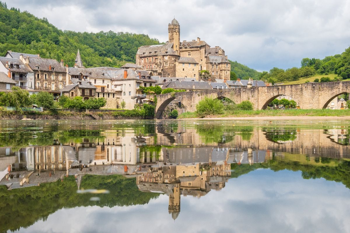 In questi piccoli 20 borghi della Francia l'autunno si esprime alla sua massima potenza: li conoscevi?