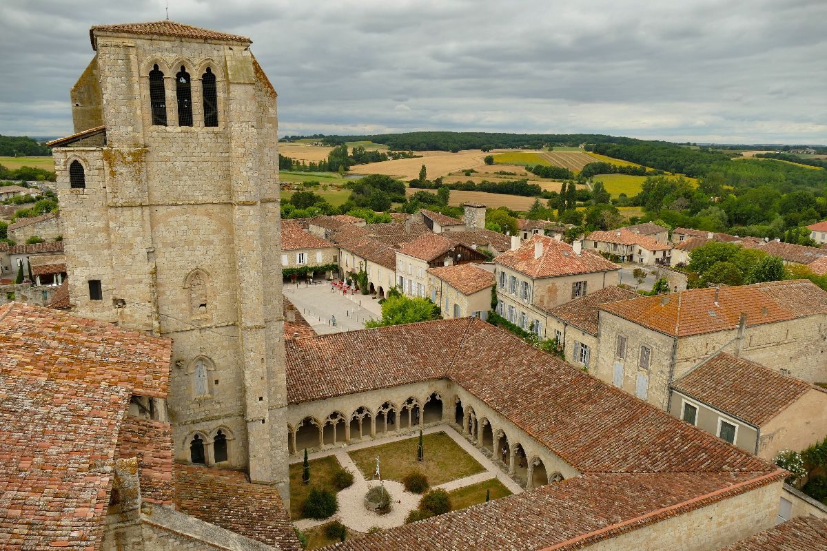 In questi piccoli 20 borghi della Francia l'autunno si esprime alla sua massima potenza: li conoscevi?