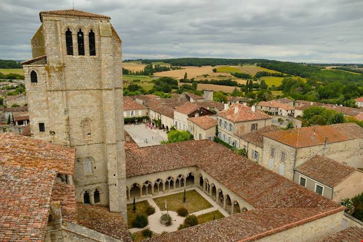 In questi piccoli 20 borghi della Francia l'autunno si esprime alla sua massima potenza: li conoscevi?