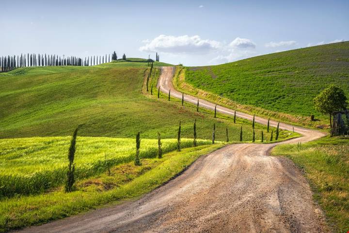 Borghi murati, monti e foliage: 10 cammini dell'autunno in Italia