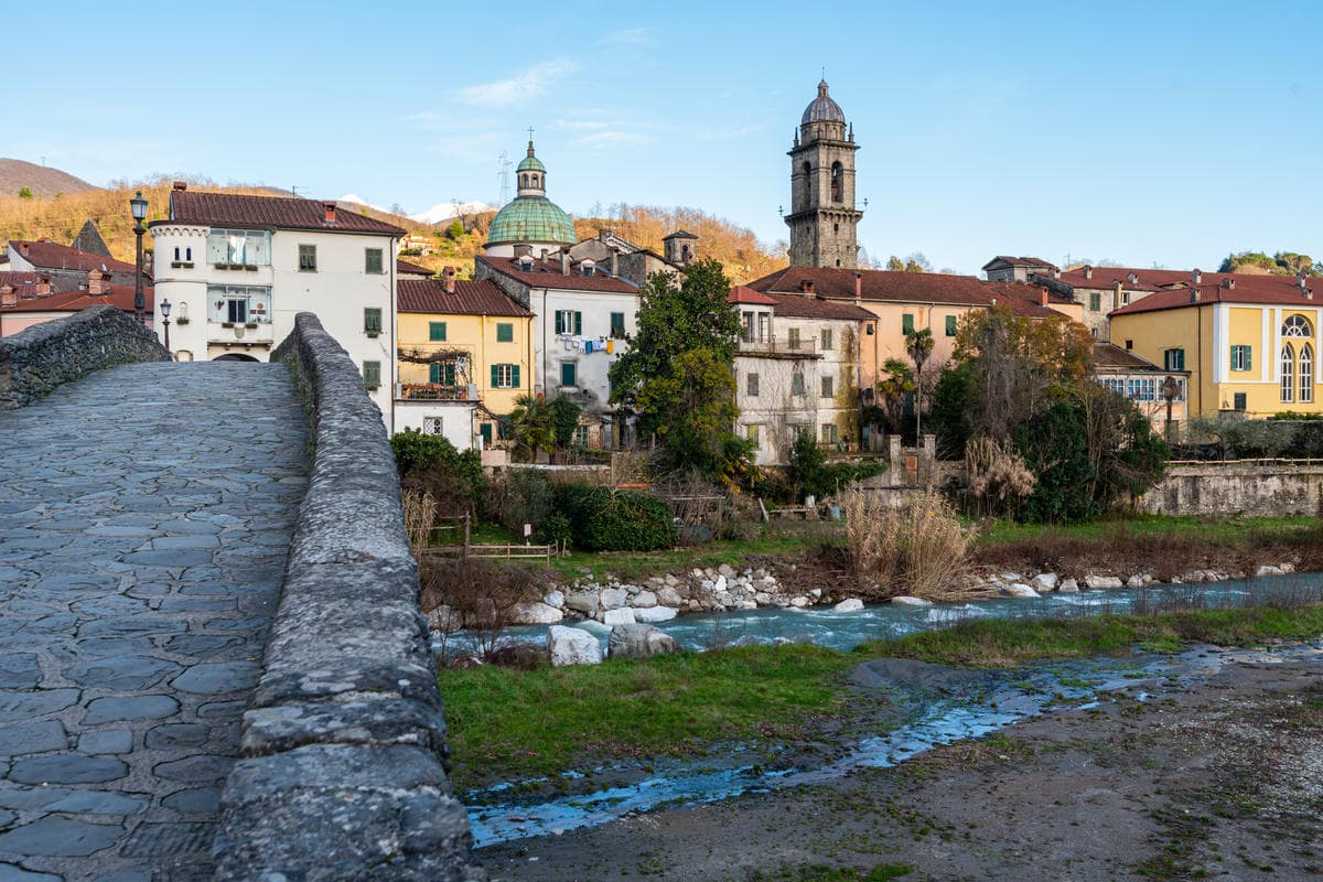 In Toscana c'è l'unico e solo borgo dei librai: è il più amato in Italia dai lettori e non solo