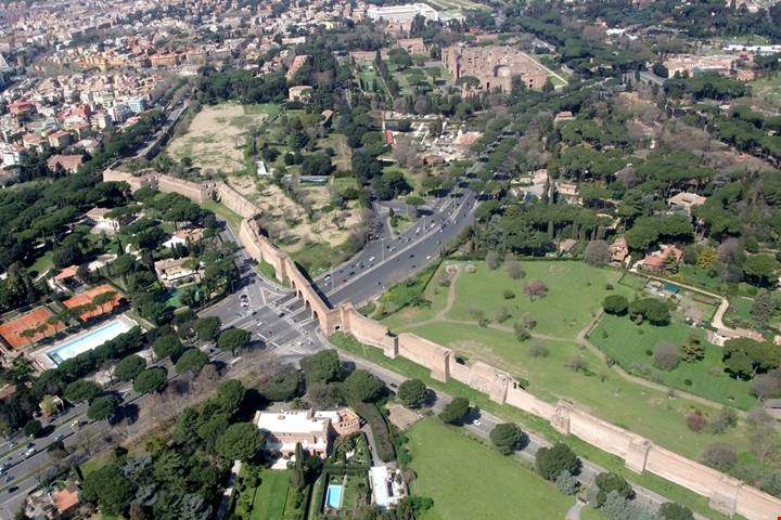 Le mura segrete di Roma: viaggio tra le antiche difese della Città Eterna che pochi conoscono